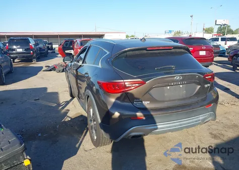 2018 Infiniti Qx30 Luxury z USA, uszkodzony, nr VIN SJKCH5CR3JA053961